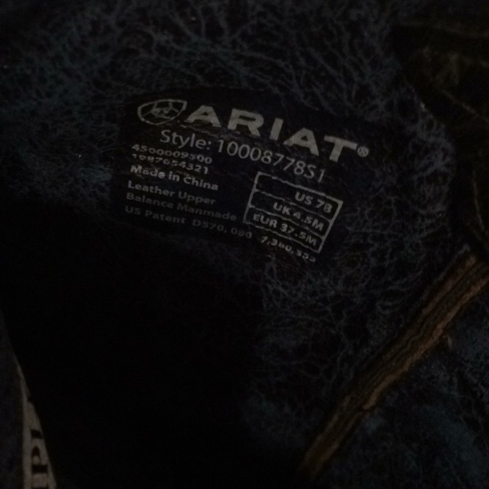 Ariat pair of cowgirl boots!! - Picture 6 of 7